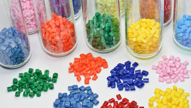 Pengaruh Faktor-faktor Eksternal pada Industri Plastik di Indonesia